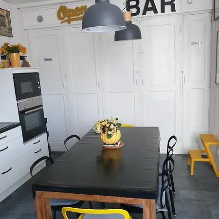 Maison Sur Le Quai * La Rochelle (Charente-Maritime)